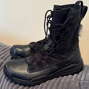 NWT Nike Men's Black Tactical Boots 10